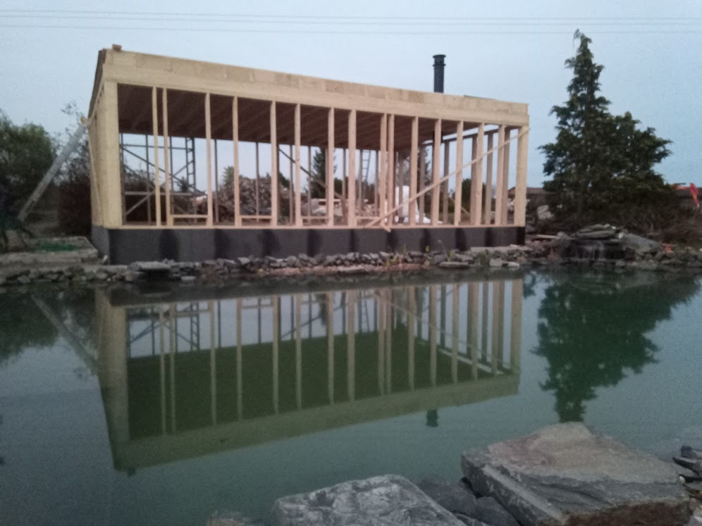 Srub u jezírka — konstrukce